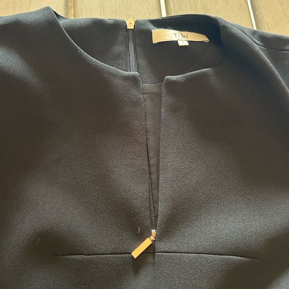 Tibi $395 Black Crepe Structured Dress Size 2 Bell Sleeve Shift Work LBD Mod - Picture 9 of 11